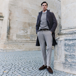 Hose und Trenchcoat Männer Hiltl